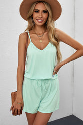 Strampler mit Spaghettiträgern, Kordelzug in der Taille und überkreuzten Trägern